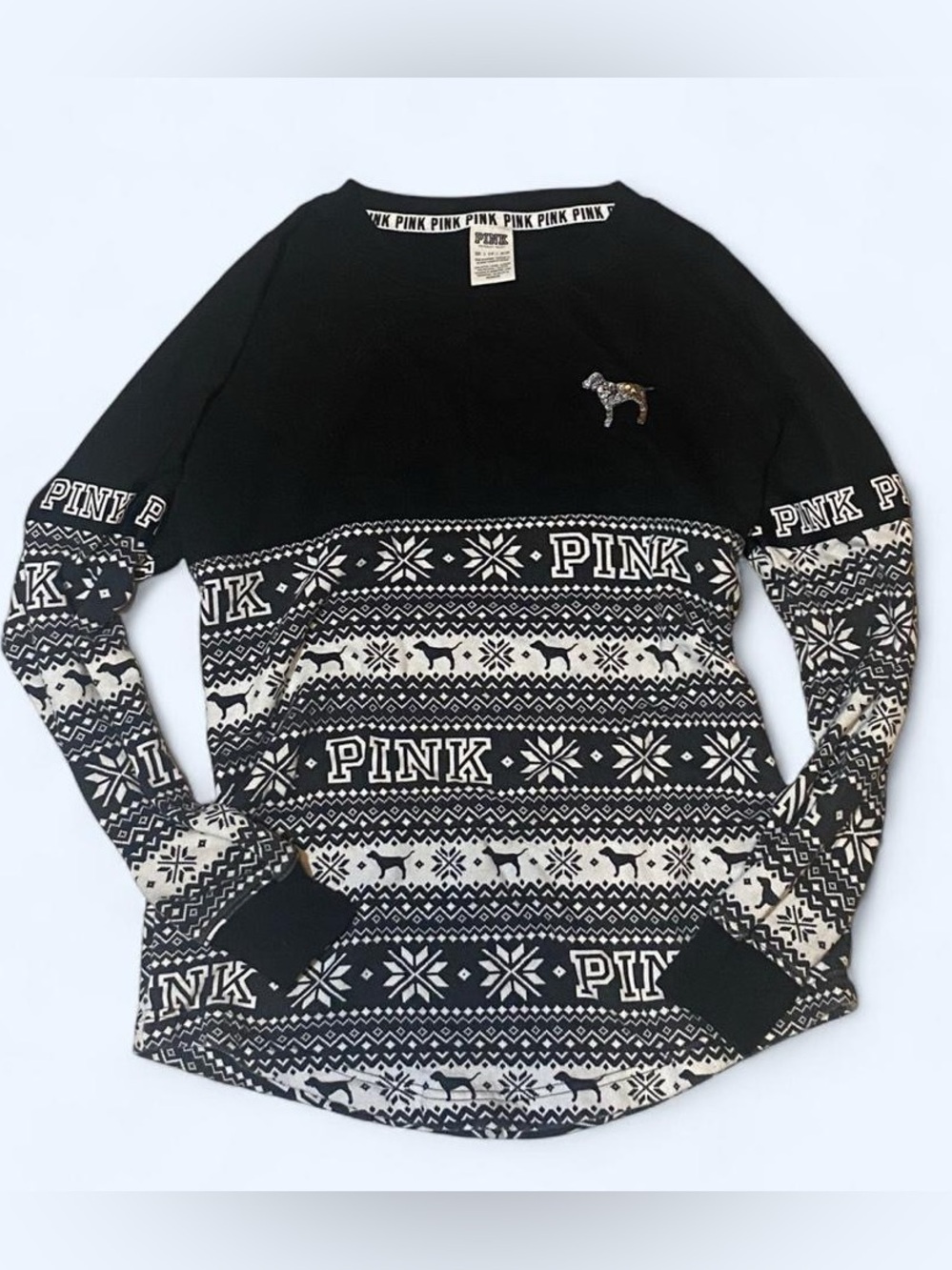 PINK Victoria’s Secret black & white holiday print crewneck size xs